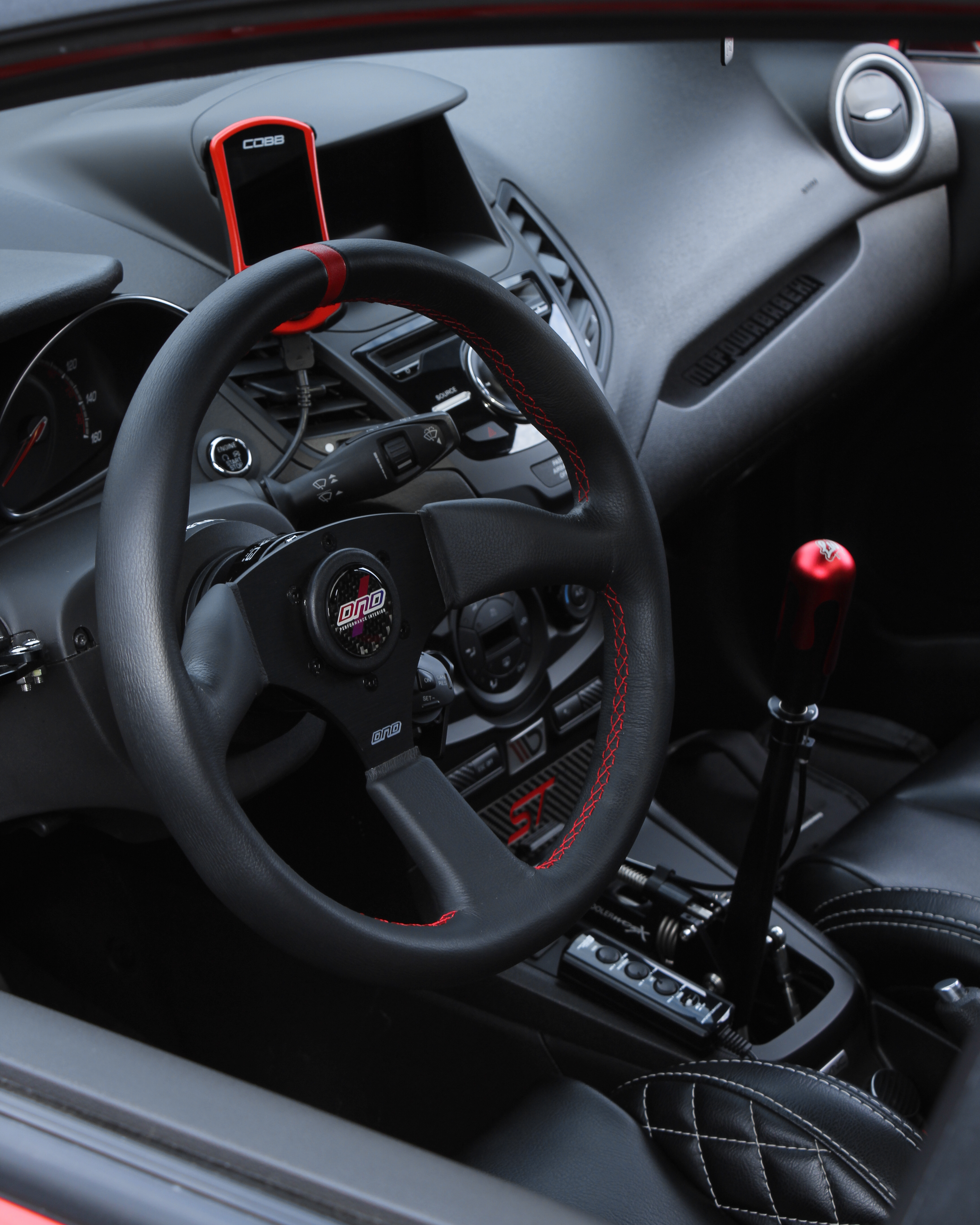 2016 Ford Fiesta ST photo