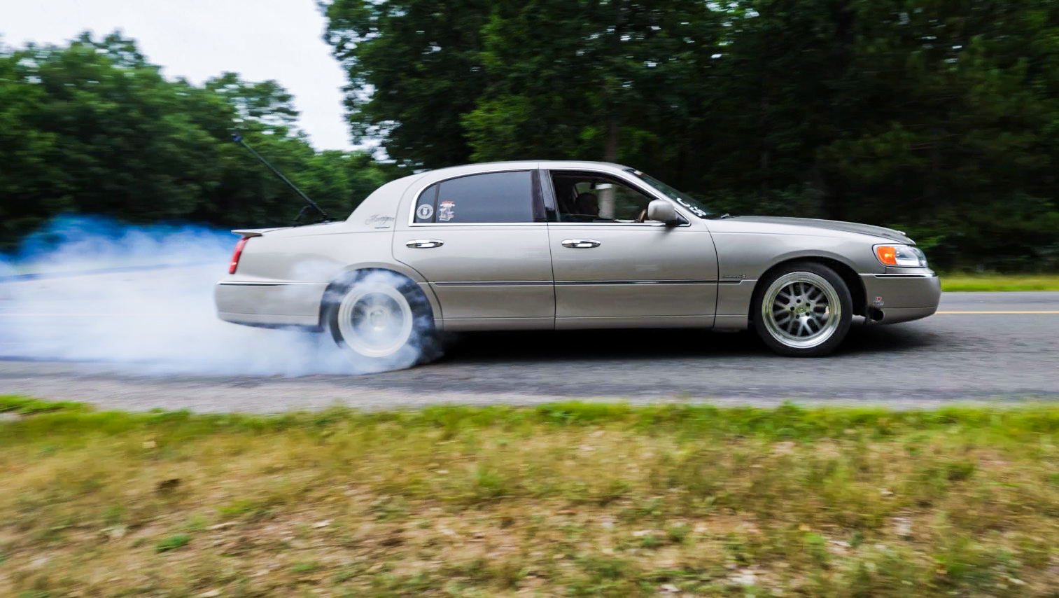 1999 Lincoln Town Car Signature series build