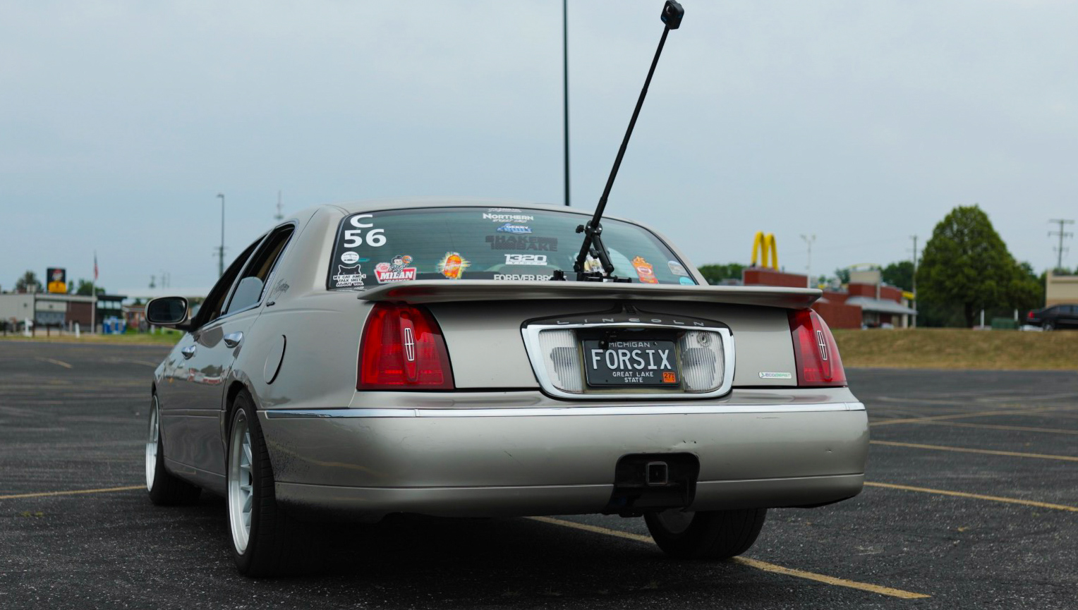 1999 Lincoln Town Car Signature series photo