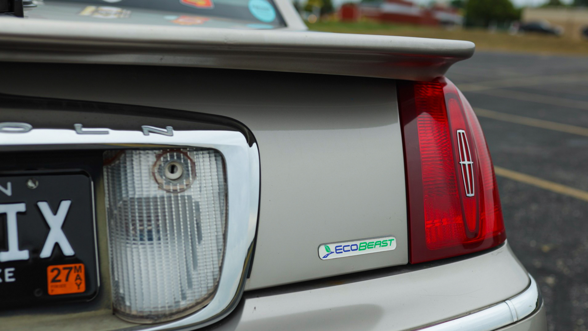 1999 Lincoln Town Car Signature series photo